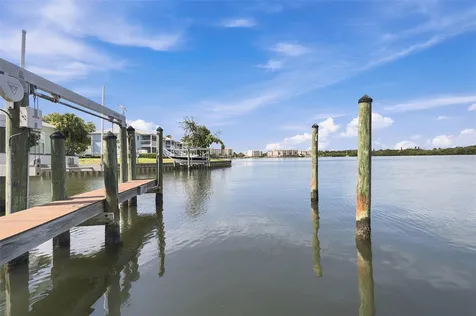 4725 Coquina Key Drive SE St Petersburg FL 33705