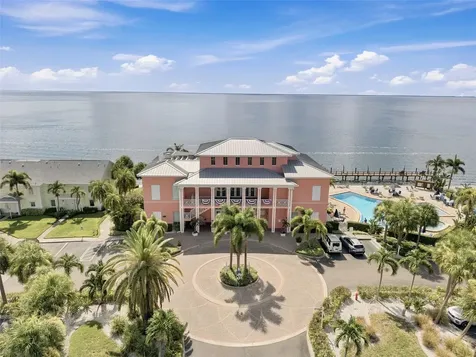 4725 Coquina Key Drive SE St Petersburg FL 33705