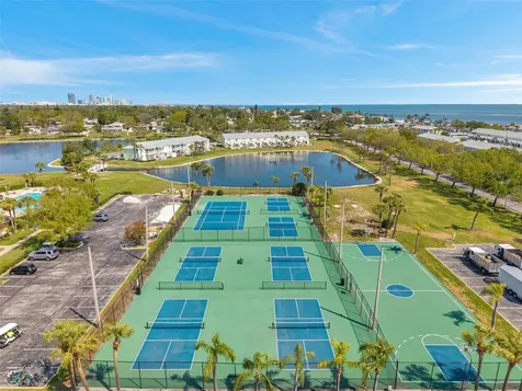 4725 Coquina Key Drive SE St Petersburg FL 33705