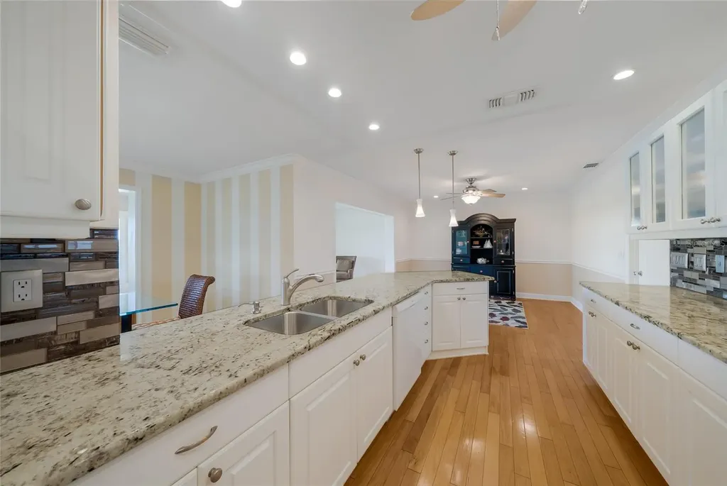 6615 10th Avenue W Bradenton FL 34209