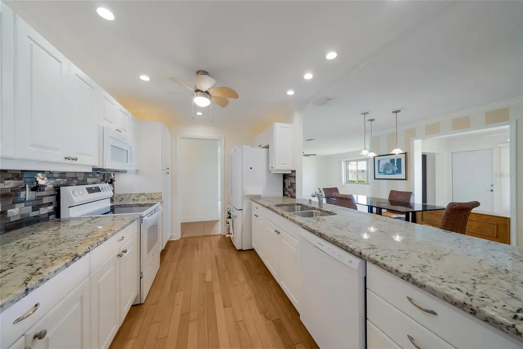 6615 10th Avenue W Bradenton FL 34209