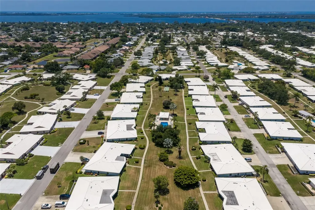 6615 10th Avenue W Bradenton FL 34209