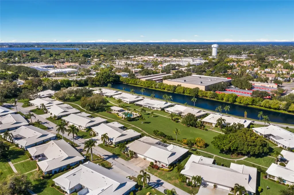 6615 10th Avenue W Bradenton FL 34209