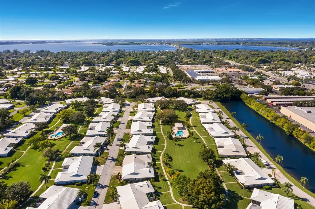 6615 10th Avenue W Bradenton FL 34209