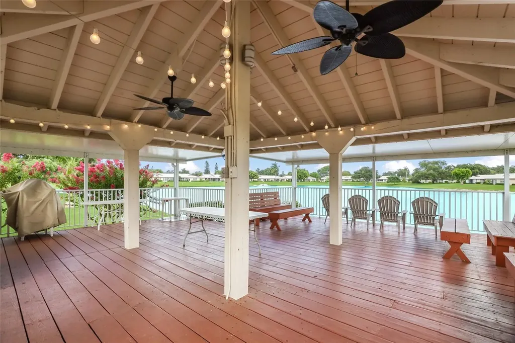 6615 10th Avenue W Bradenton FL 34209