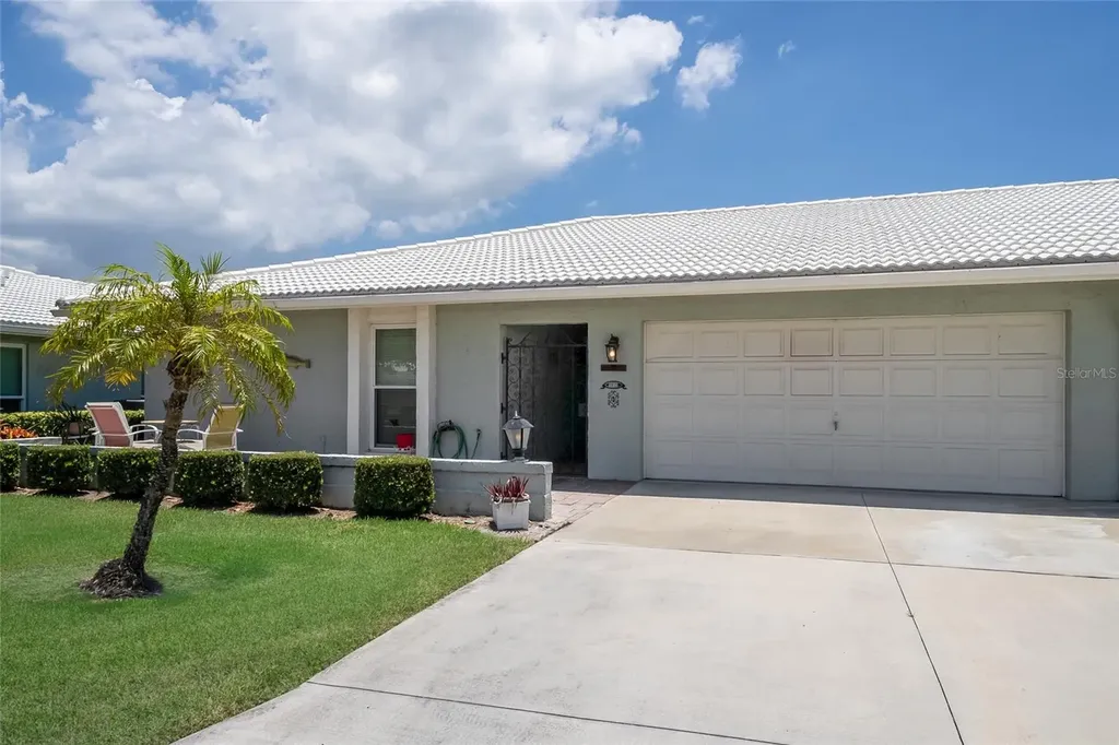 6615 10th Avenue W Bradenton FL 34209
