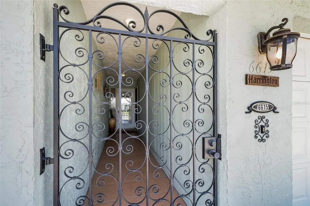 6615 10th Avenue W Bradenton FL 34209