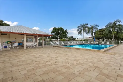 6615 10th Avenue W Bradenton FL 34209