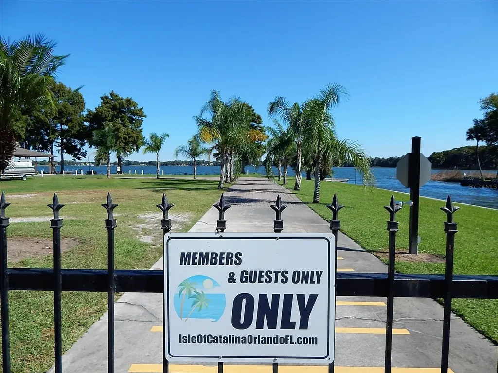 2400 Lauderdale Court Orlando FL 32805