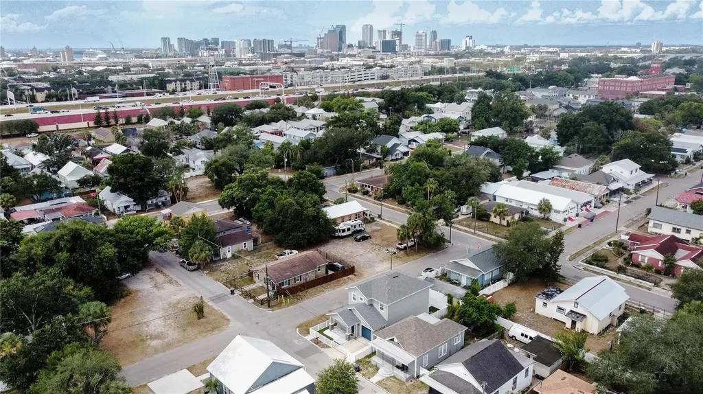 2916 N 21st Street Tampa FL 33605