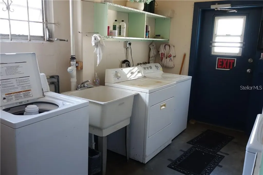 200 N Betty Lane Clearwater FL 33755
