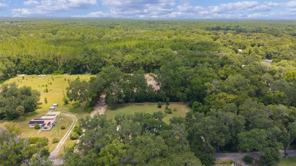 13281 SE 122nd Place Ocklawaha FL 32179