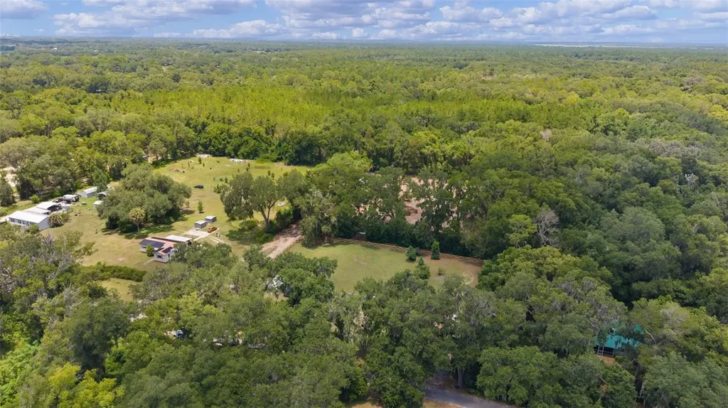 13281 SE 122nd Place Ocklawaha FL 32179