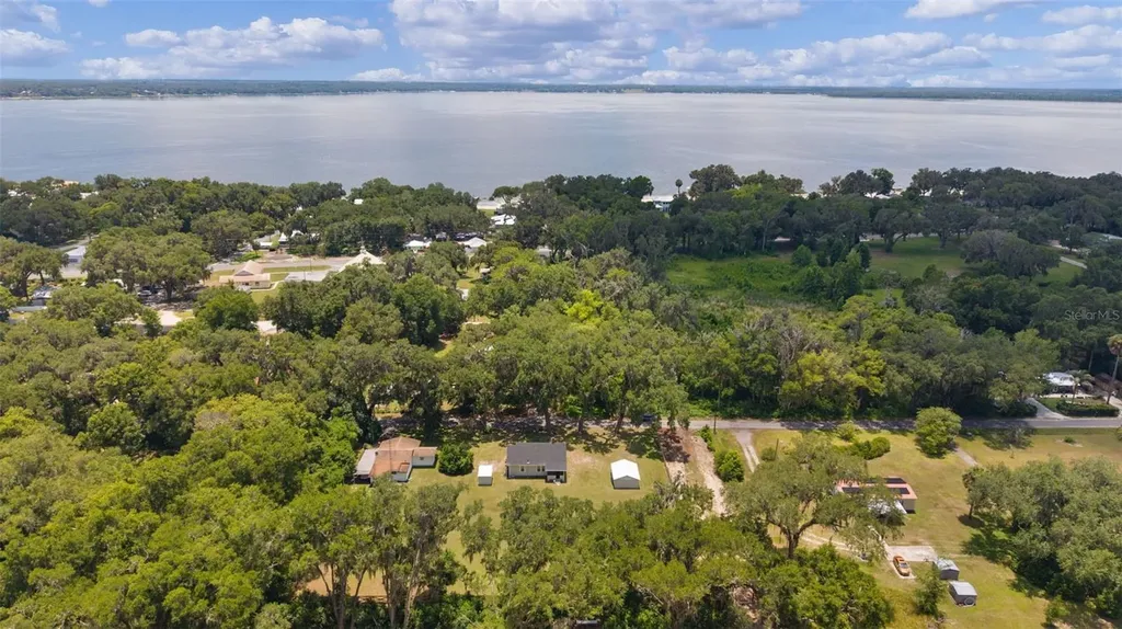 13281 SE 122nd Place Ocklawaha FL 32179