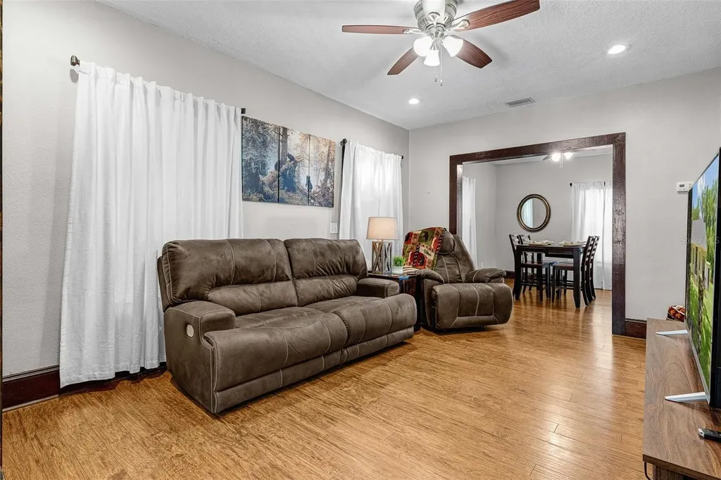 13281 SE 122nd Place Ocklawaha FL 32179