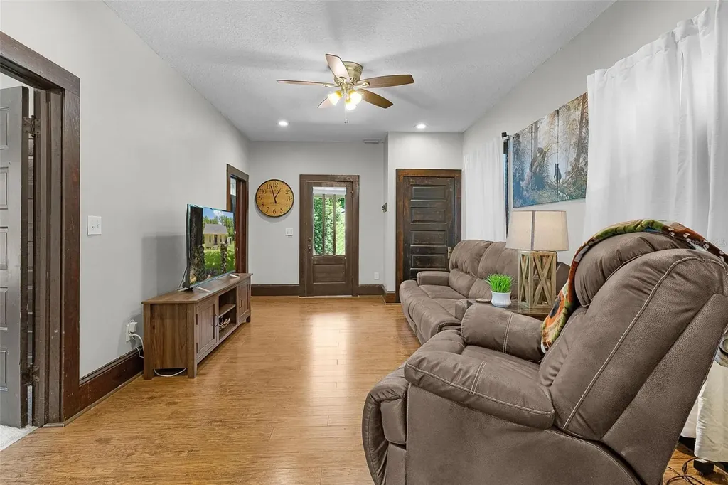 13281 SE 122nd Place Ocklawaha FL 32179