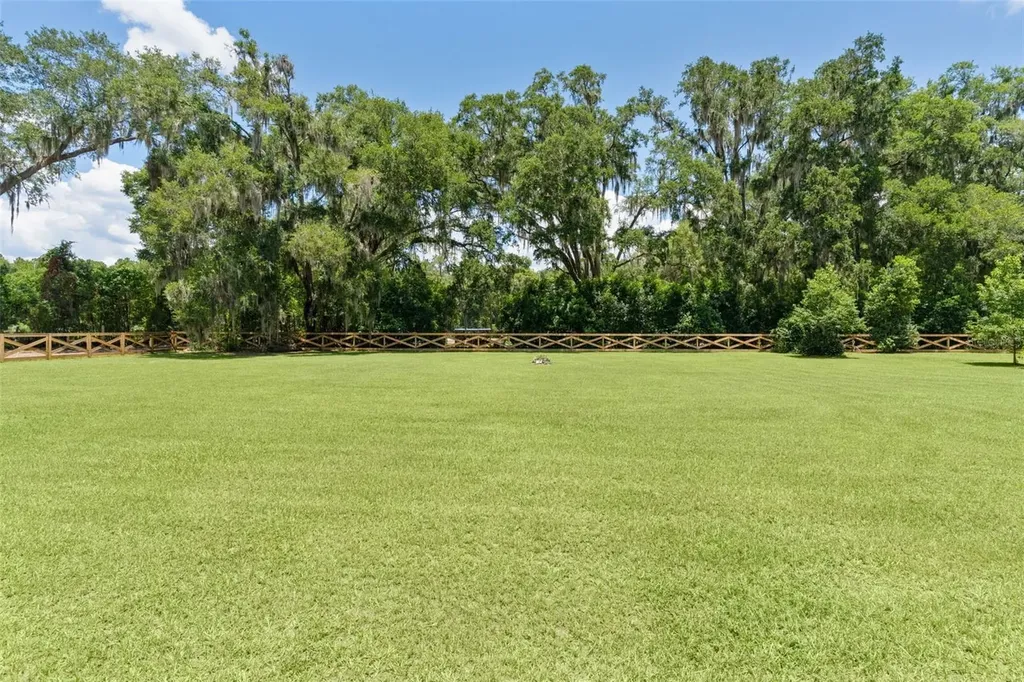 13281 SE 122nd Place Ocklawaha FL 32179