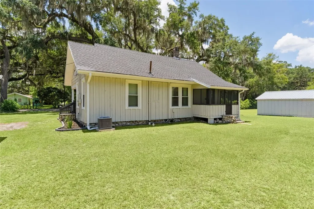 13281 SE 122nd Place Ocklawaha FL 32179