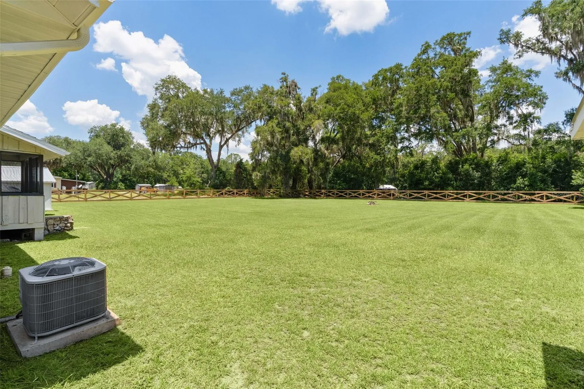 13281 SE 122nd Place Ocklawaha FL 32179