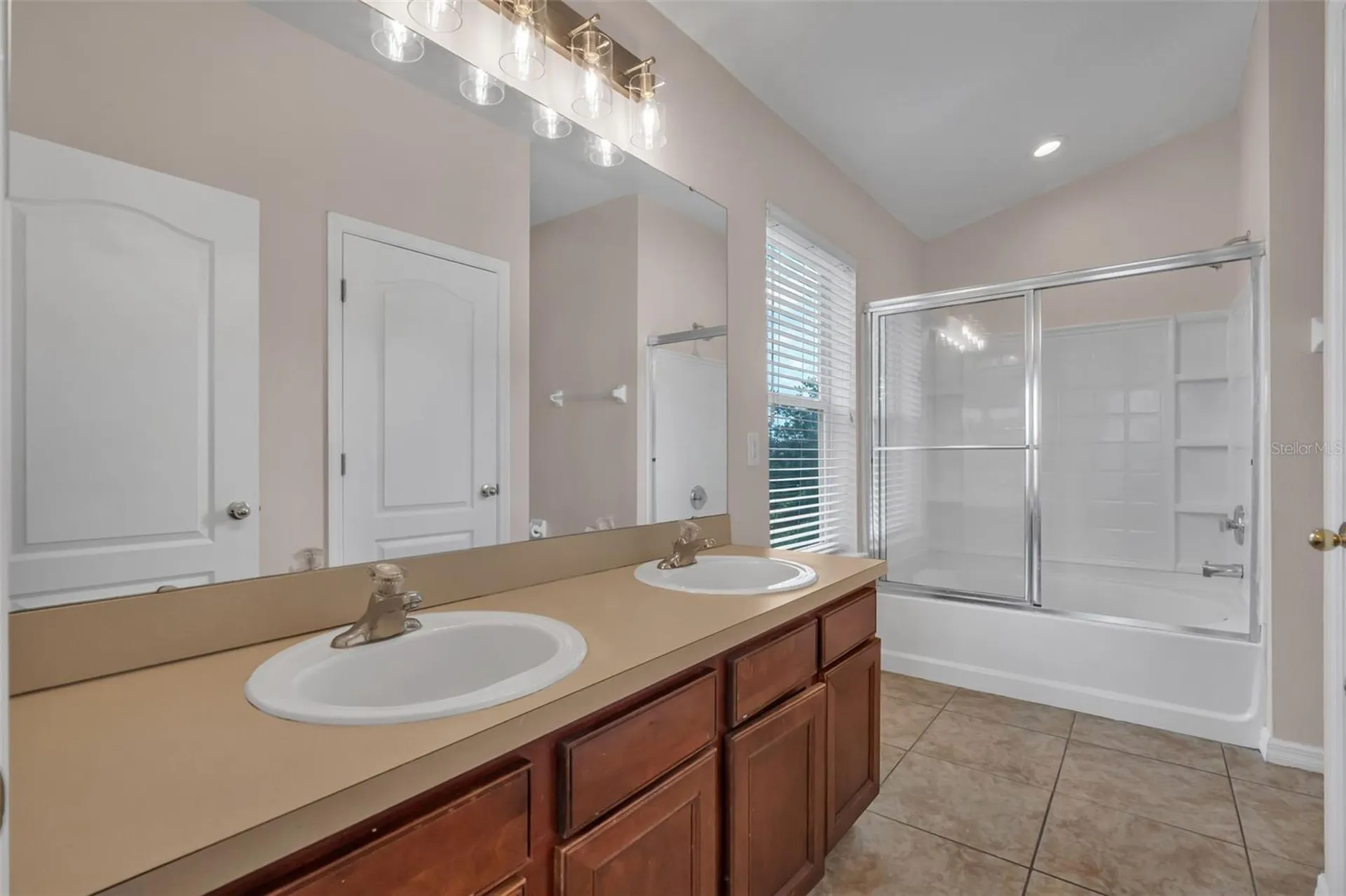 1913 Estancia Circle Kissimmee FL 34741