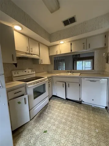 2460 Northside Drive Clearwater FL 33761