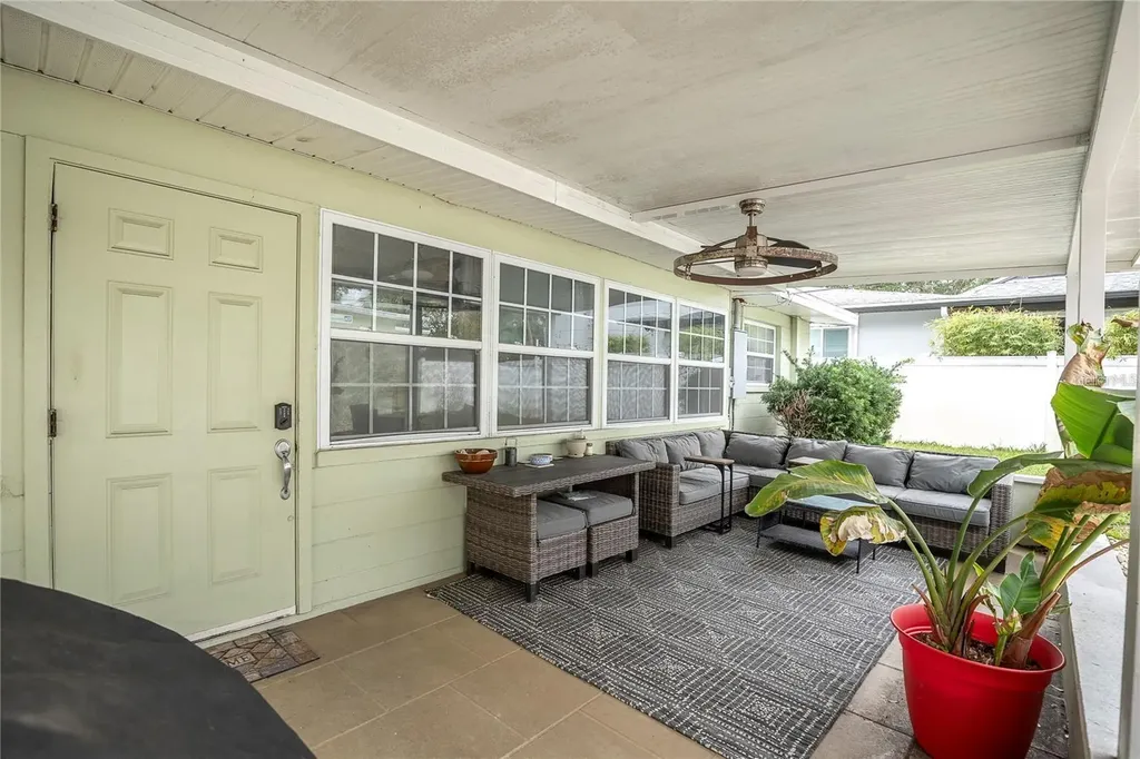185 22nd Avenue N St Petersburg FL 33704