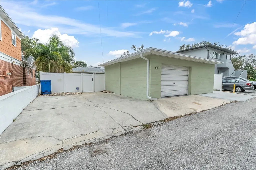 185 22nd Avenue N St Petersburg FL 33704