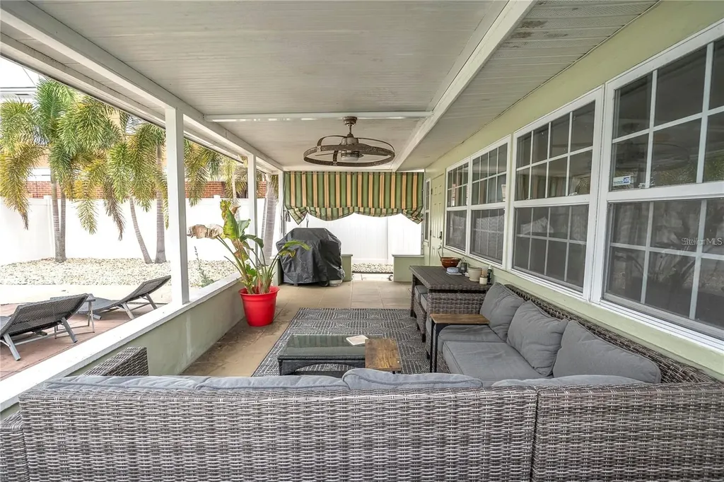 185 22nd Avenue N St Petersburg FL 33704