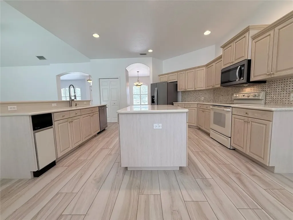 4690 W Tomahawk Drive Beverly Hills FL 34465