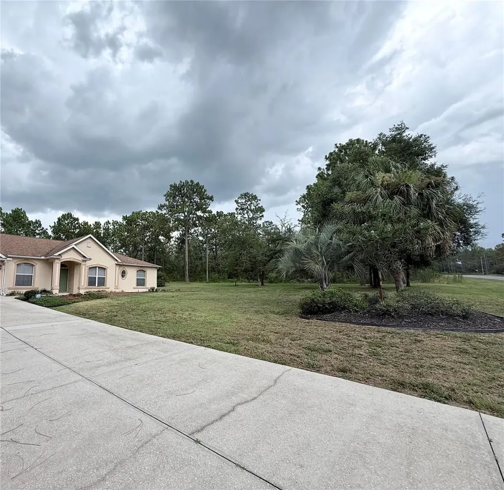 4690 W Tomahawk Drive Beverly Hills FL 34465