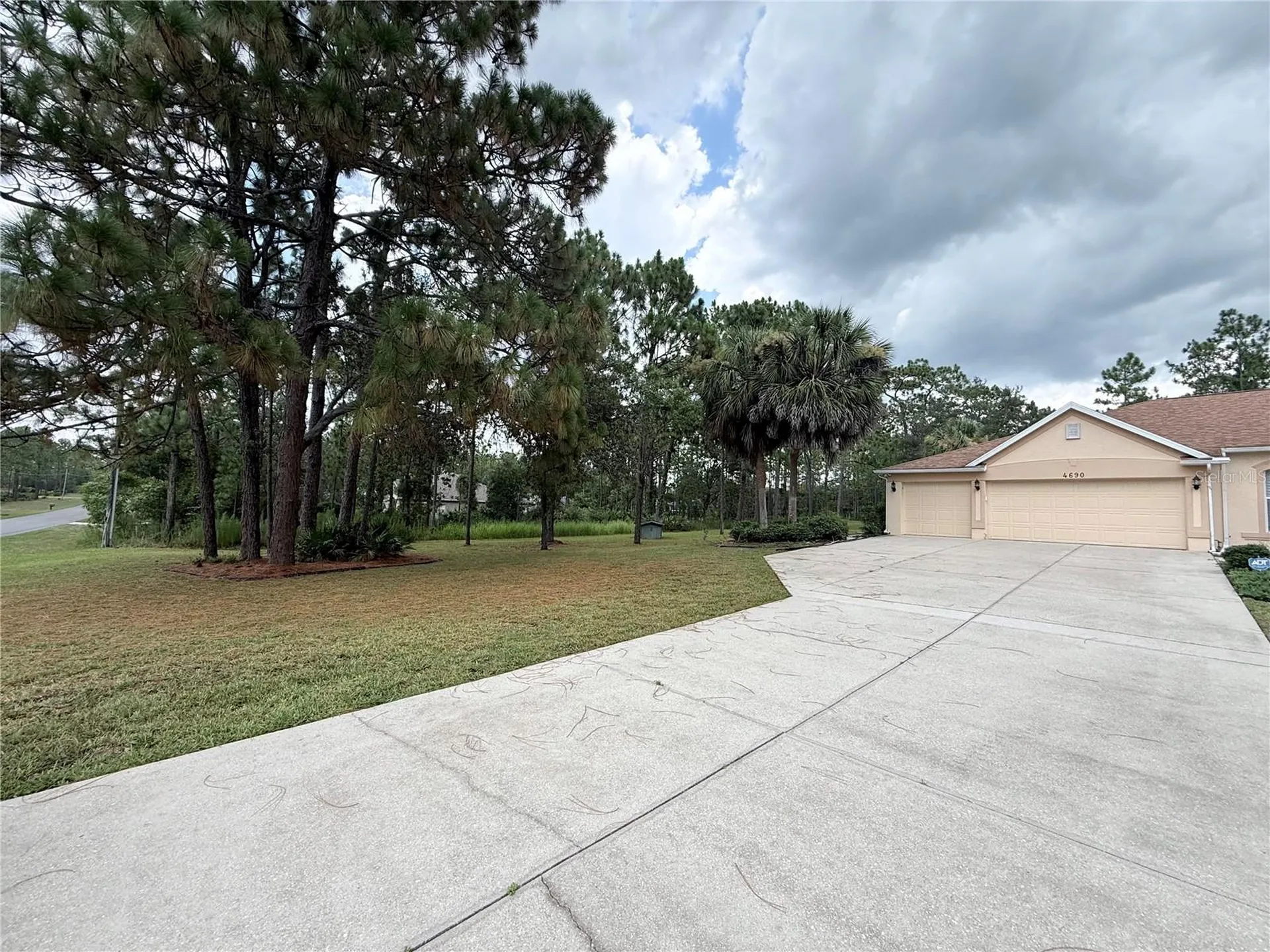 4690 W Tomahawk Drive Beverly Hills FL 34465