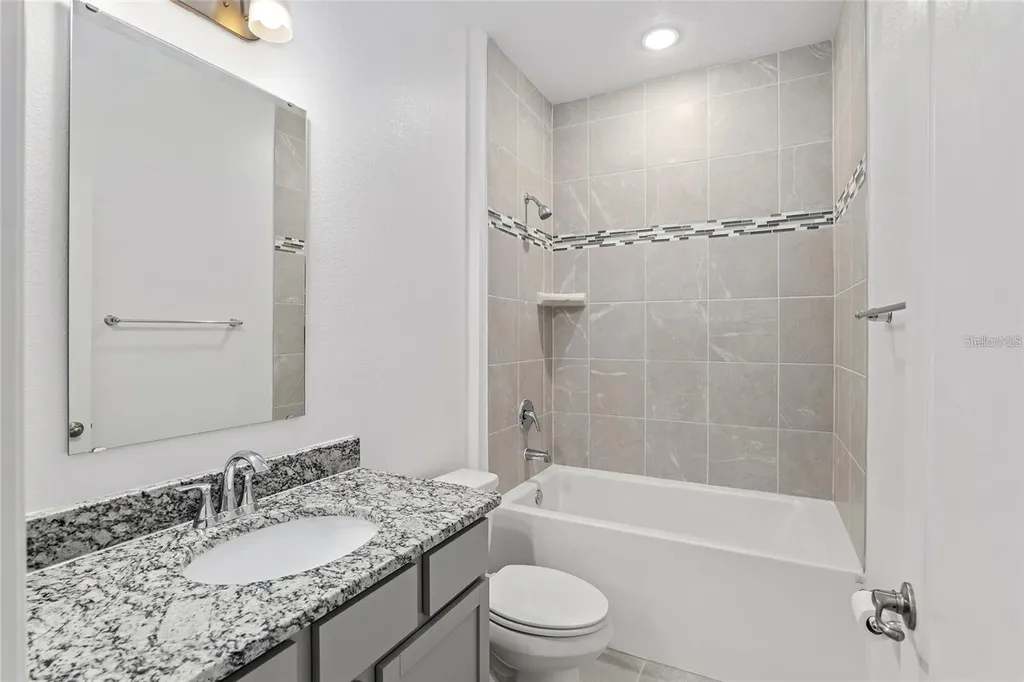 2275 NW 248th Way Newberry FL 32669