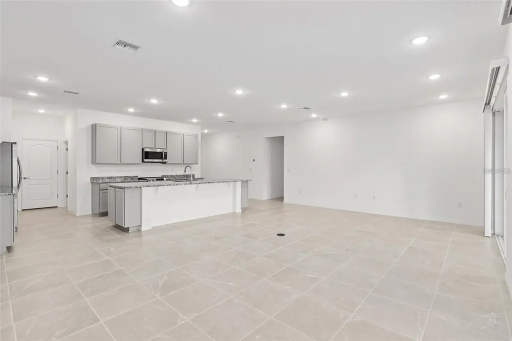 2275 NW 248th Way Newberry FL 32669