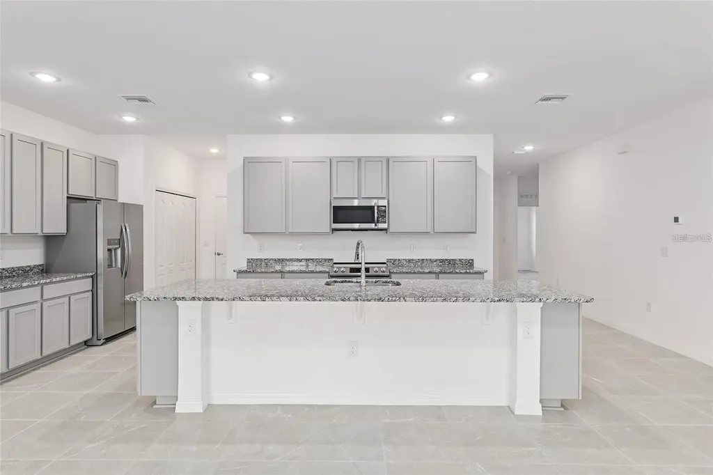 2275 NW 248th Way Newberry FL 32669