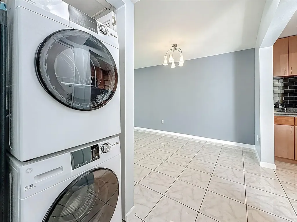 2625 State Road 590 Clearwater FL 33759
