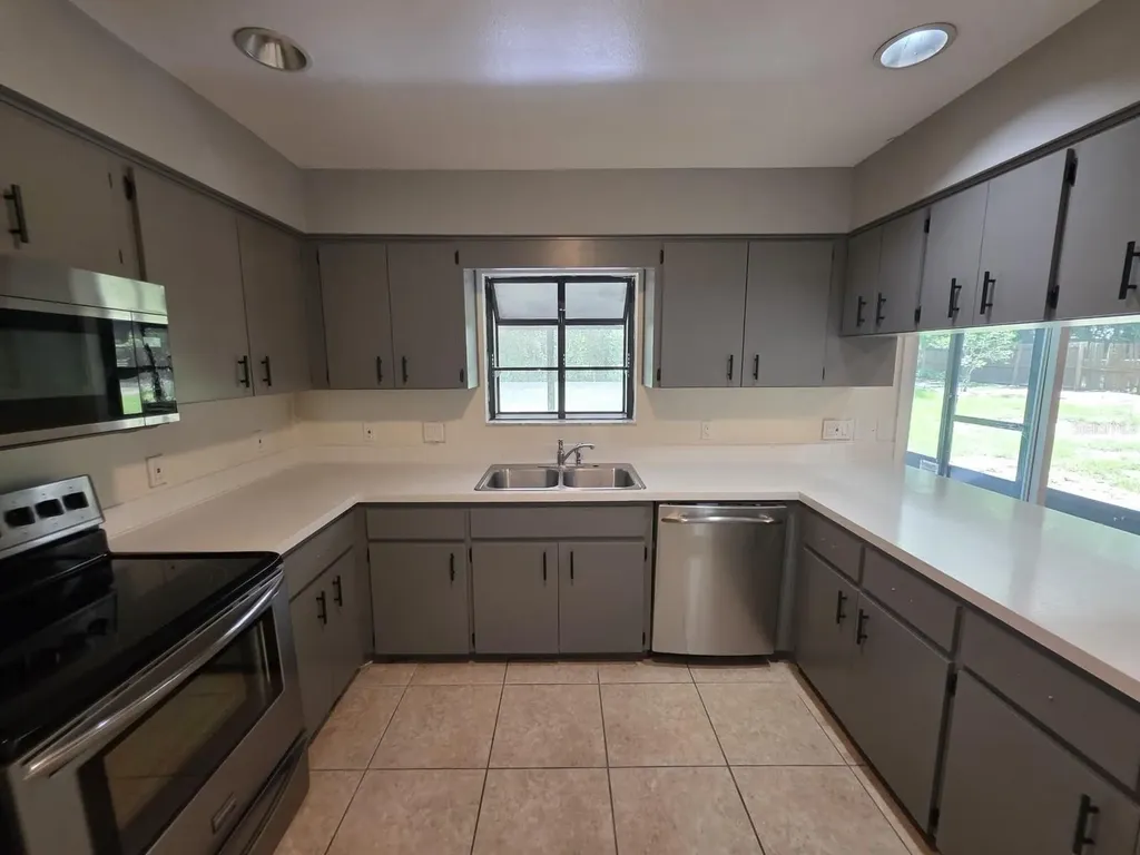 619 Knowles Road Brandon FL 33511