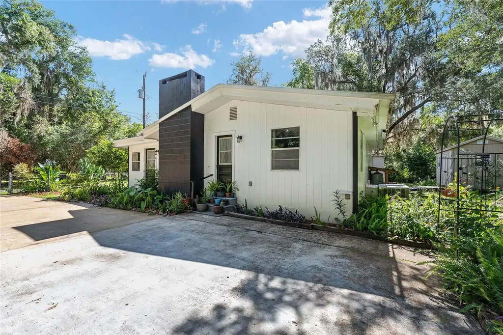25140 NE 133rd Place Salt Springs FL 32134