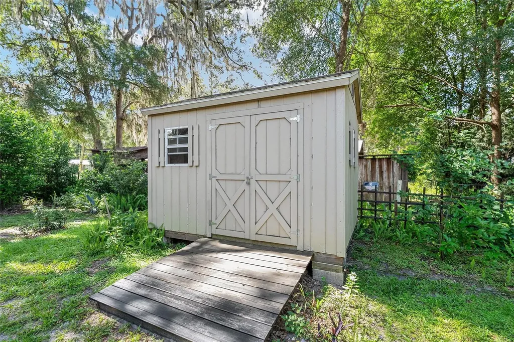 25140 NE 133rd Place Salt Springs FL 32134
