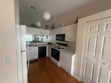 4211 Caddie Drive E Bradenton FL 34203