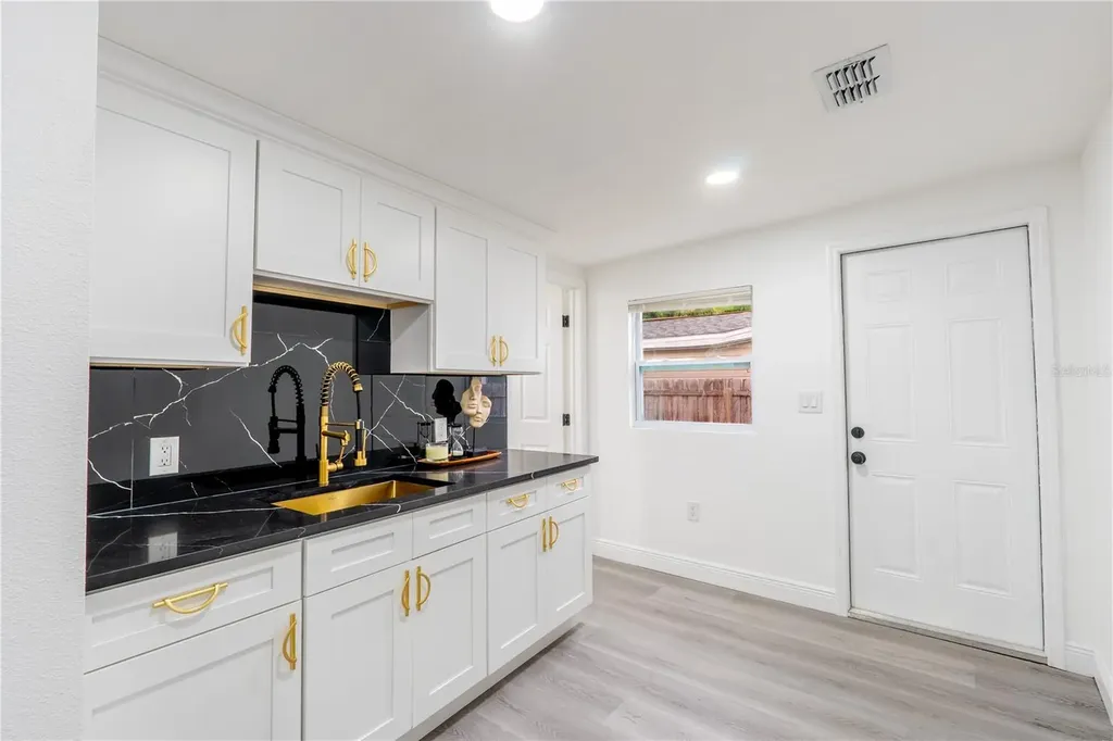 3925 W Norfolk Street Tampa FL 33614