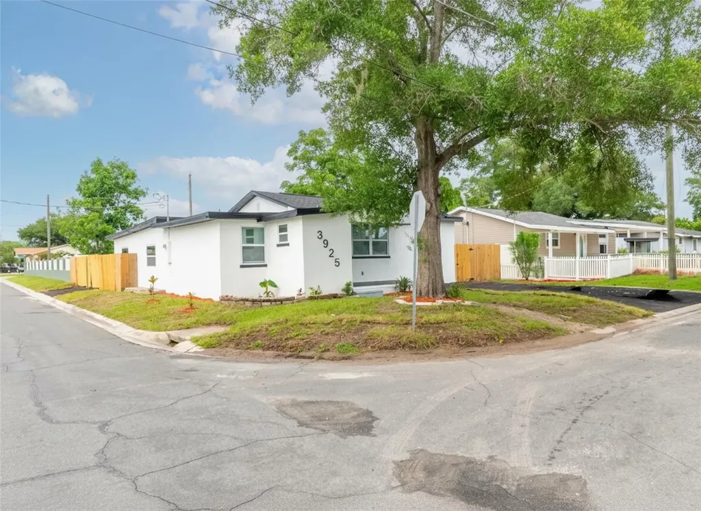 3925 W Norfolk Street Tampa FL 33614
