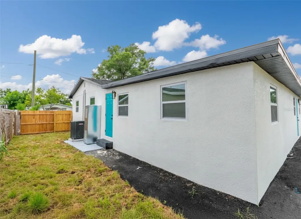 3925 W Norfolk Street Tampa FL 33614