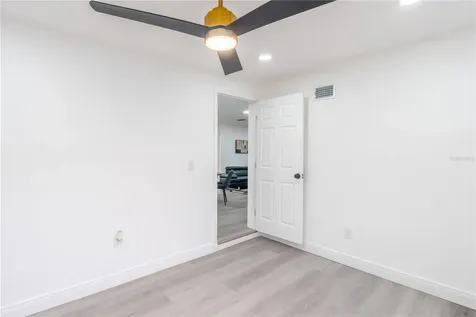 3925 W Norfolk Street Tampa FL 33614