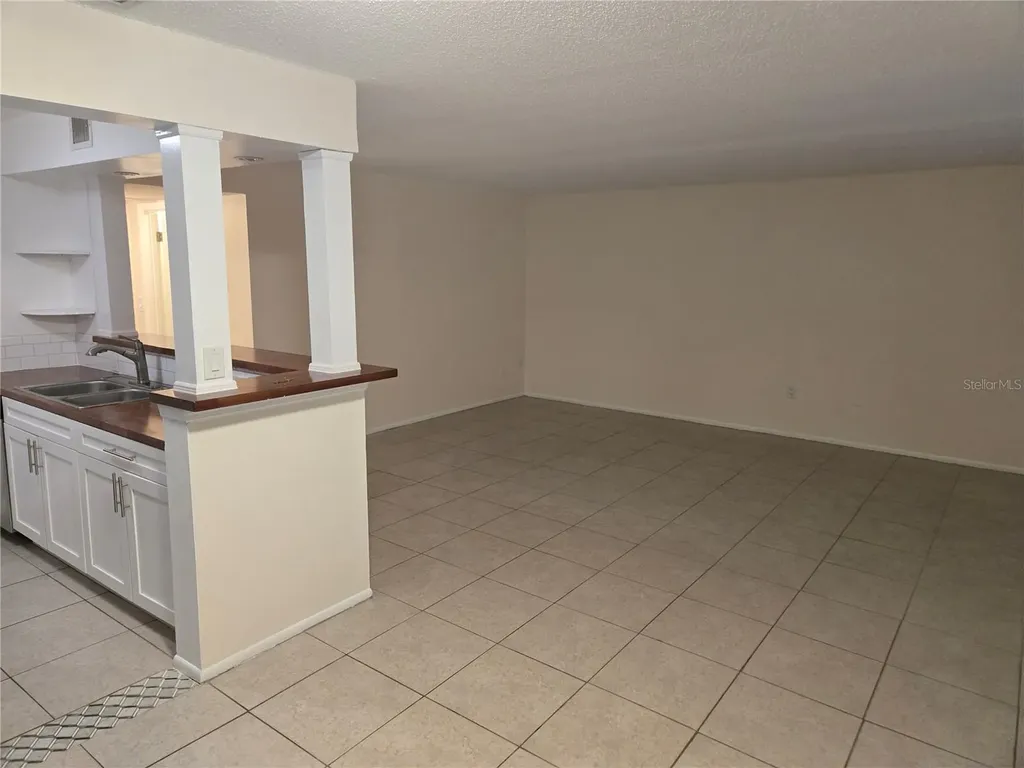 350 79th Avenue N St Petersburg FL 33702