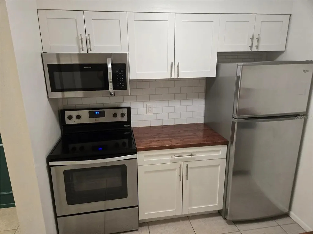 350 79th Avenue N St Petersburg FL 33702