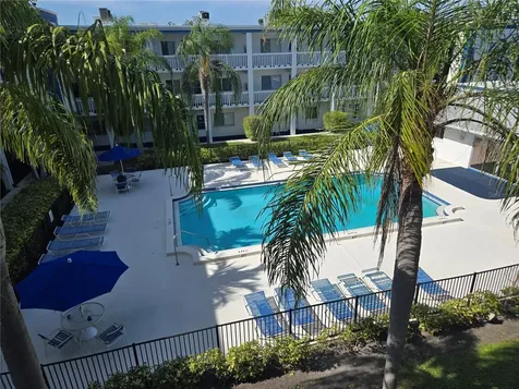 350 79th Avenue N St Petersburg FL 33702
