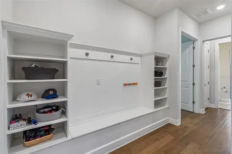 9070 Woodland Forest Road Orlando FL 32836