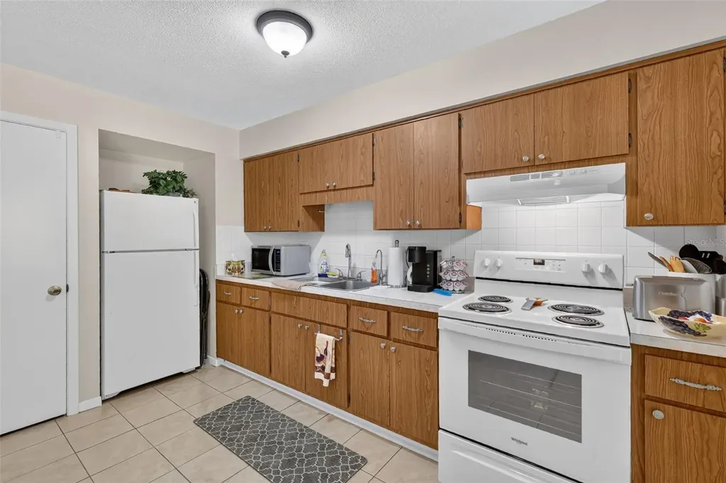 445 S Grandview Street Mount Dora FL 32757
