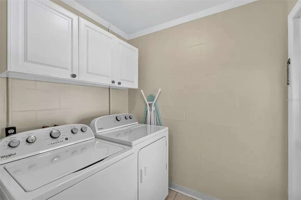 445 S Grandview Street Mount Dora FL 32757