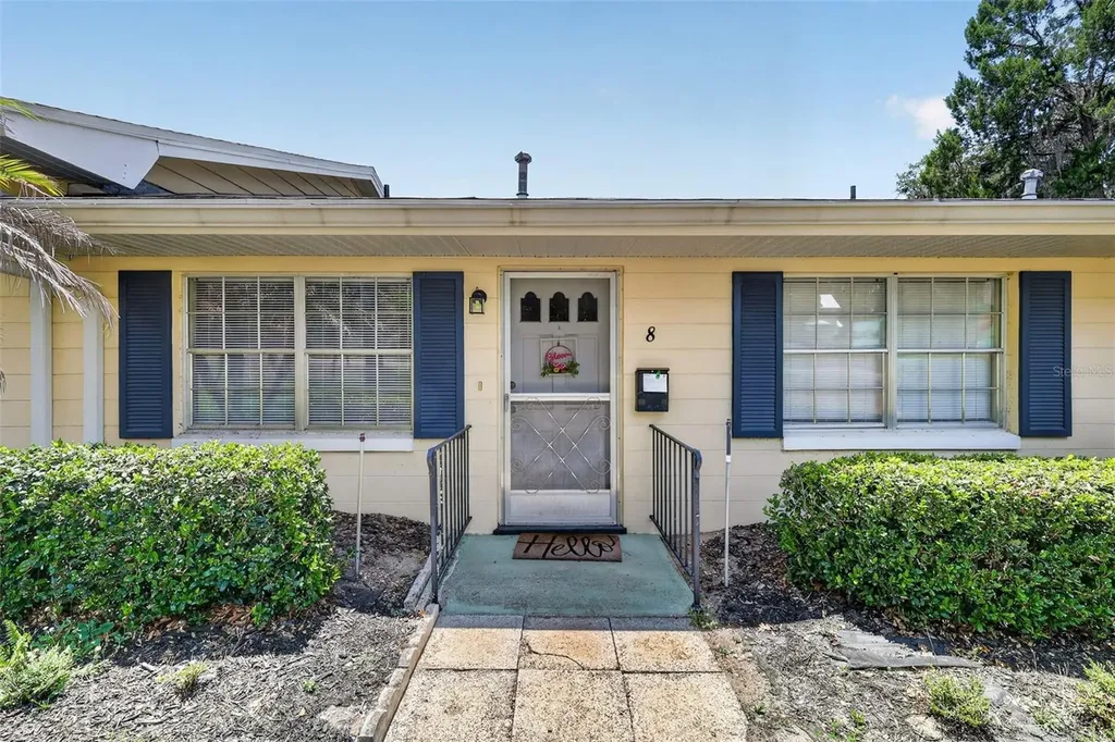 445 S Grandview Street Mount Dora FL 32757